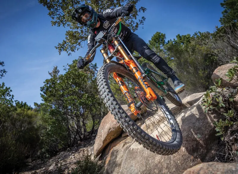 Lizard Skins Wasatch  Single-Clamp Lock-On MTB Grips - 136mm - Black-3